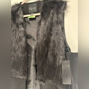 RD Style faux fur vest